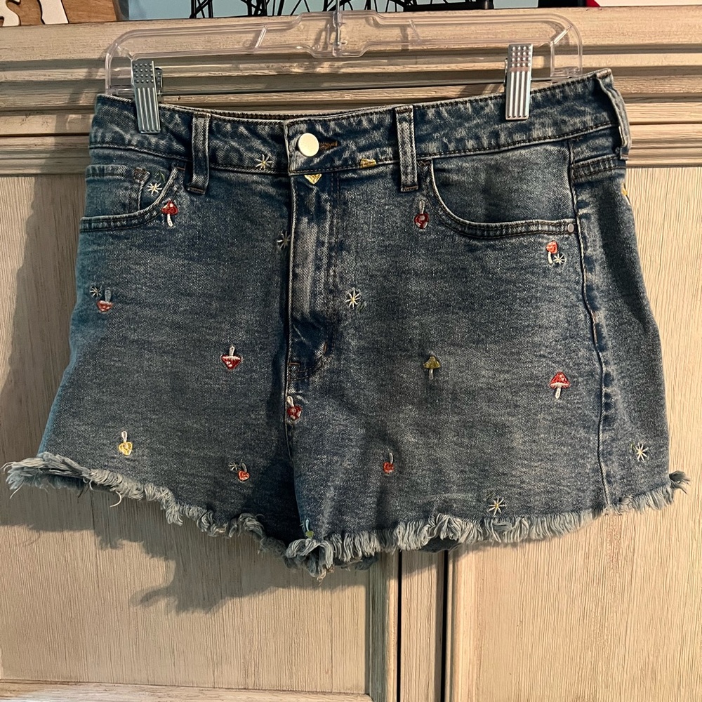 Tinseltown Blue Distressed Jean Shorts
